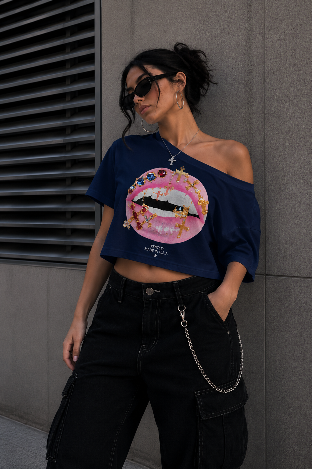 CROP OFF SHOULDER KISS